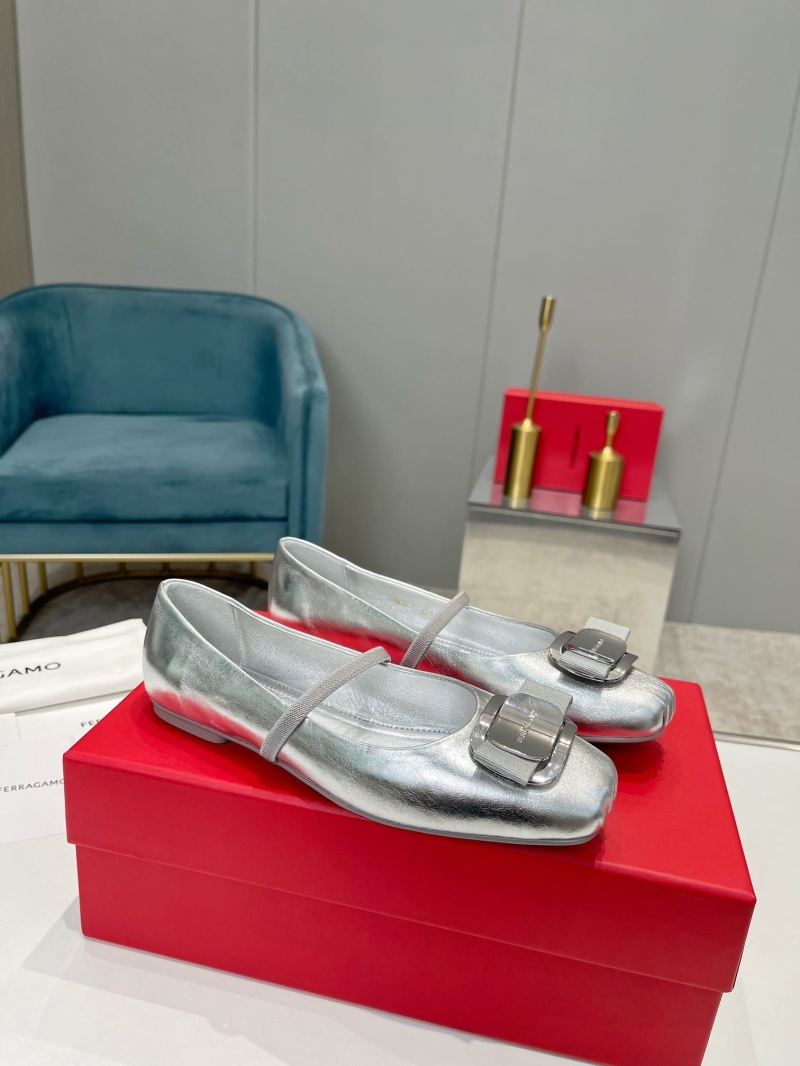 Ferragamo flat shoes